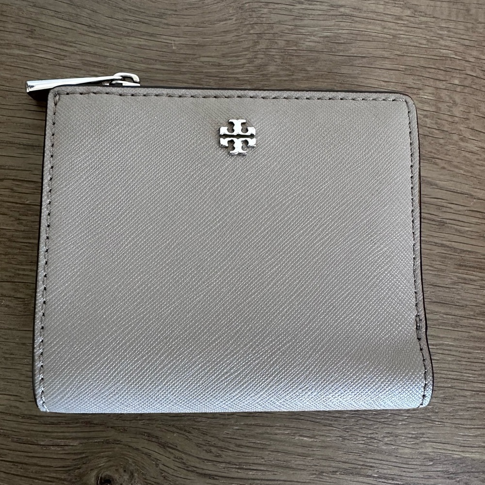 Tory Burch Emerson Leather Mini Wallet